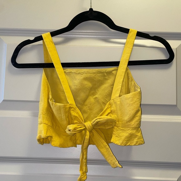 MINKPINK Yellow Gold Crop Top Ruffle Detail Open Back Tie Back Xsmall - Picture 2 of 2